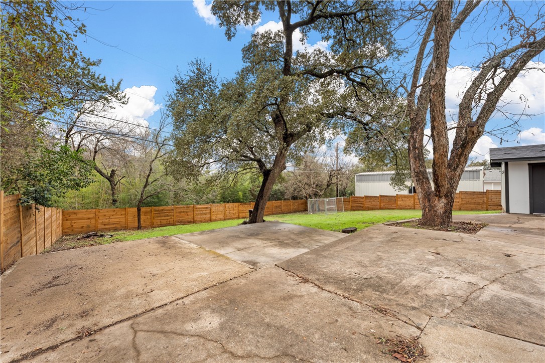 1132 Western Oaks Drive, Woodway, Texas image 24