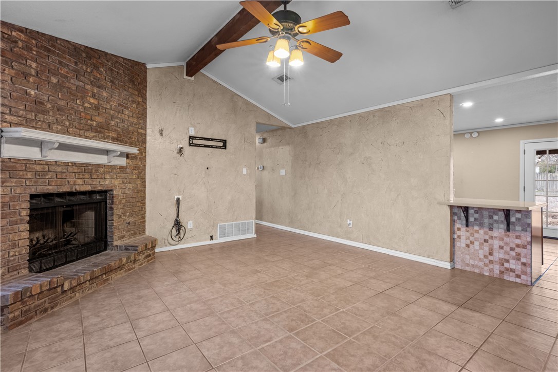 206 W Castro Street, Lorena, Texas image 3