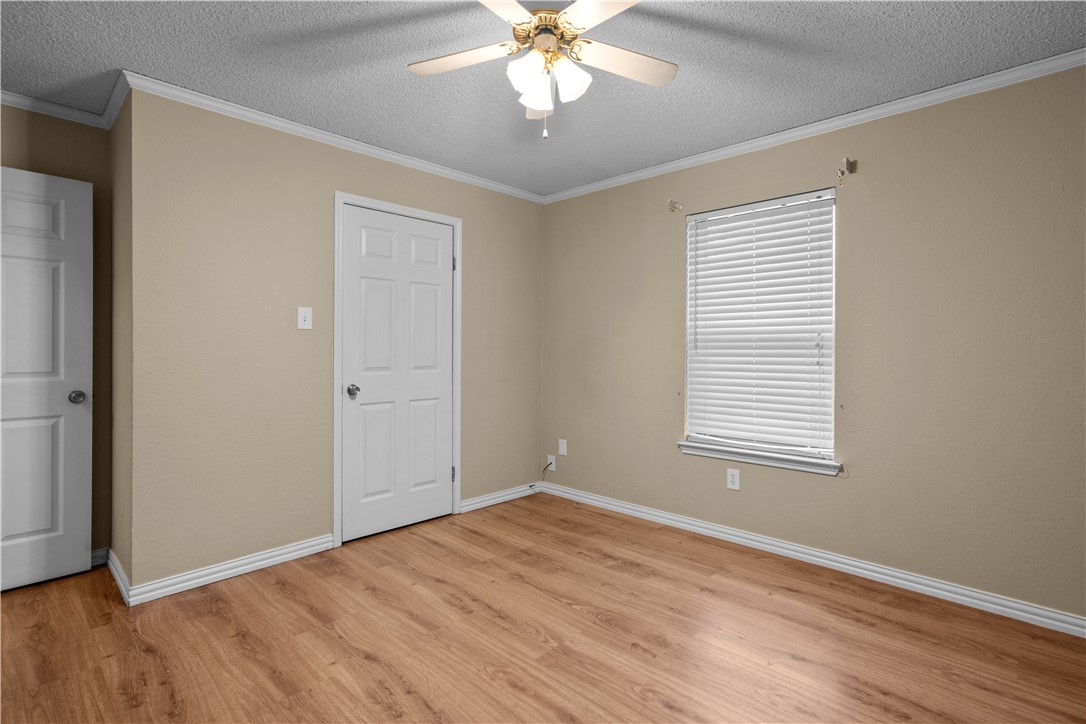 206 W Castro Street, Lorena, Texas image 11