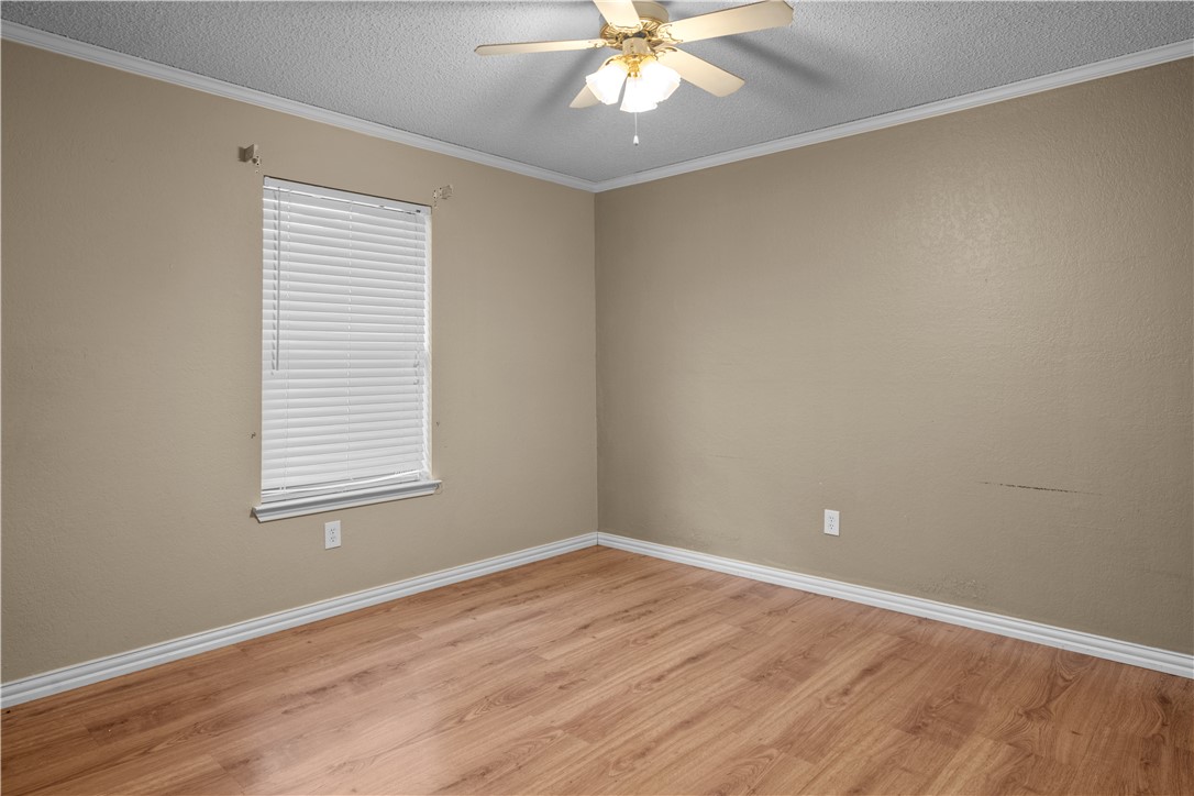 206 W Castro Street, Lorena, Texas image 10