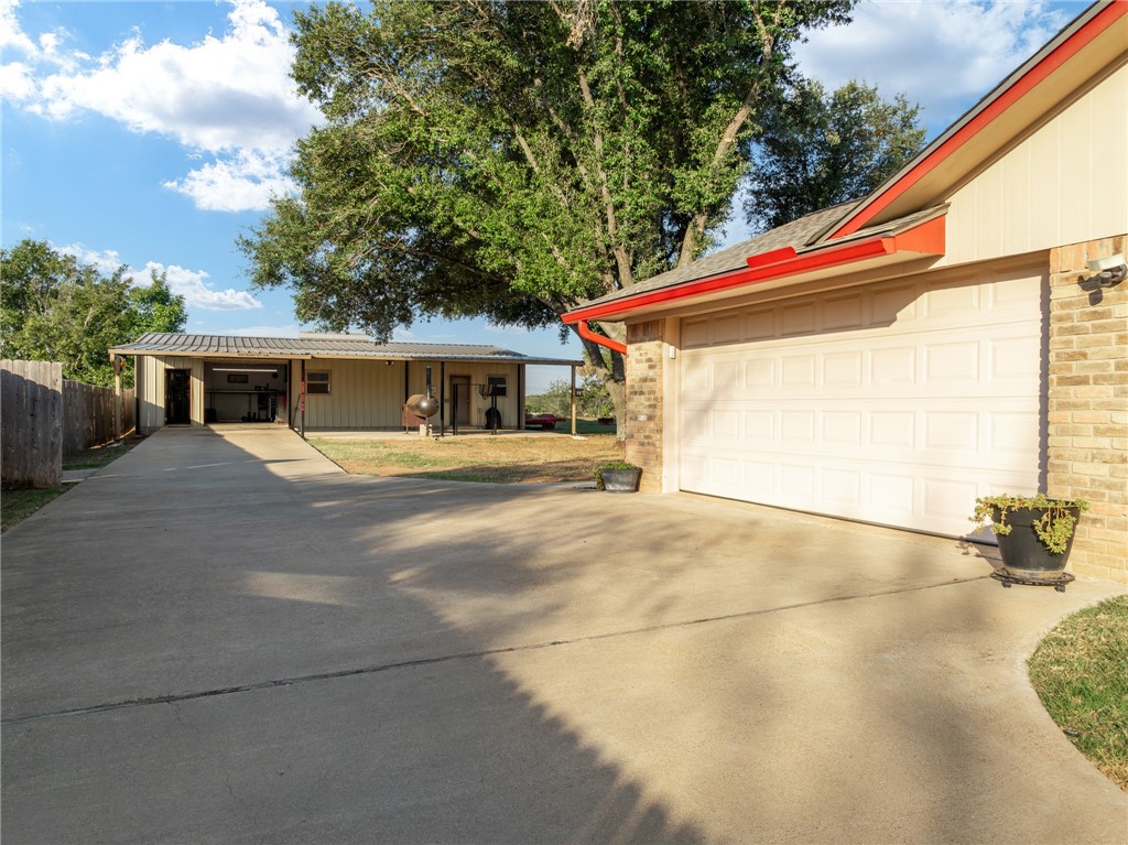 221 Coventry Drive, Hewitt, Texas image 33