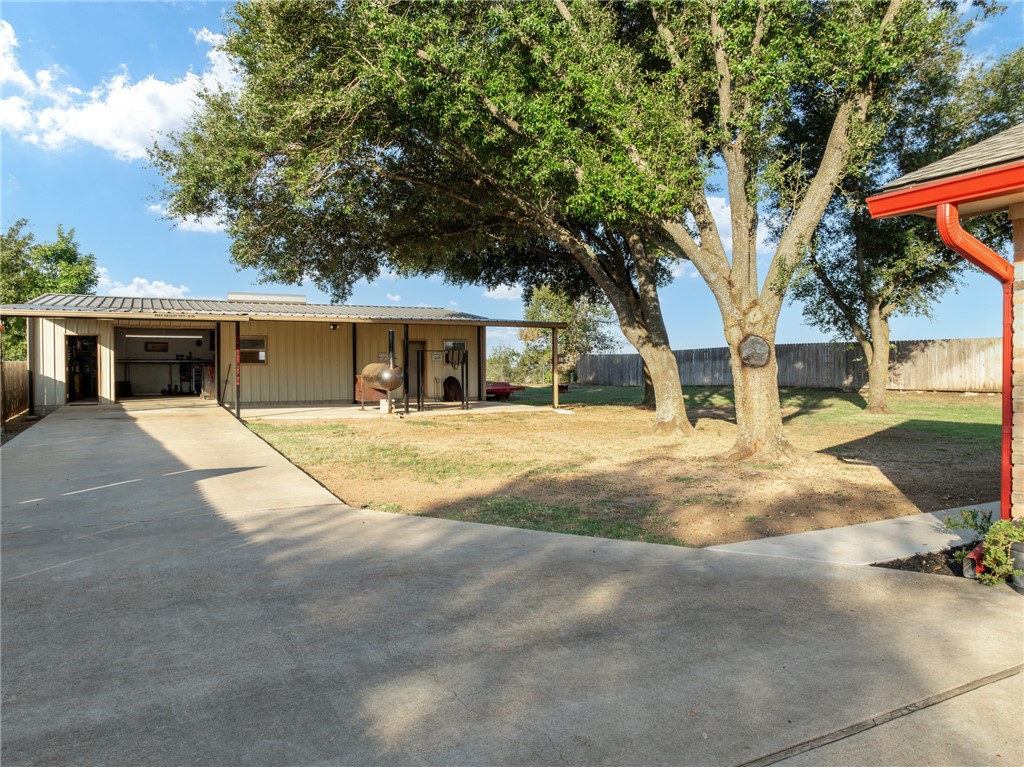 221 Coventry Drive, Hewitt, Texas image 34