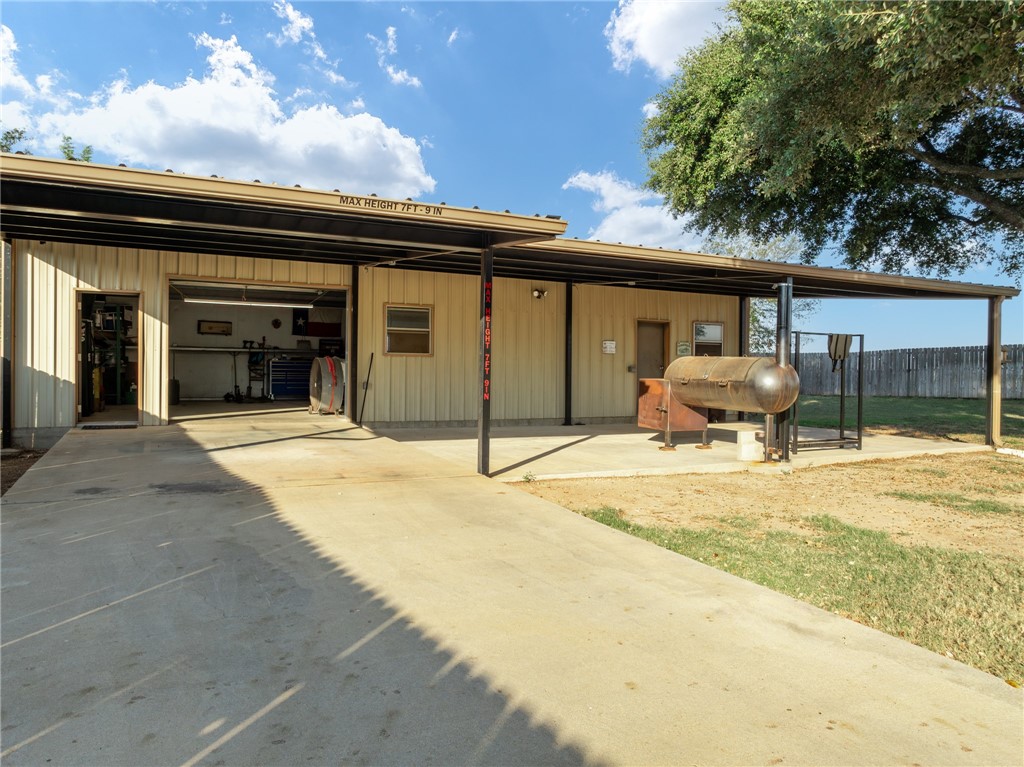 221 Coventry Drive, Hewitt, Texas image 3