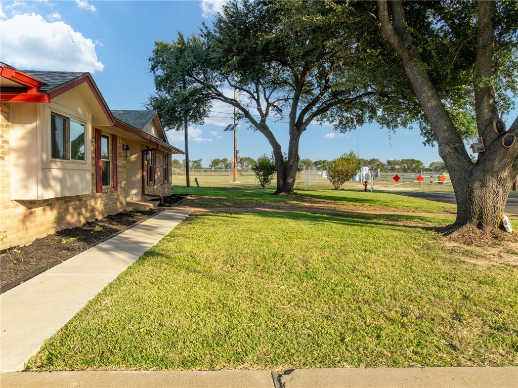 221 Coventry Drive, Hewitt, Texas image 30