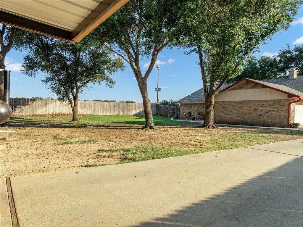 221 Coventry Drive, Hewitt, Texas image 39