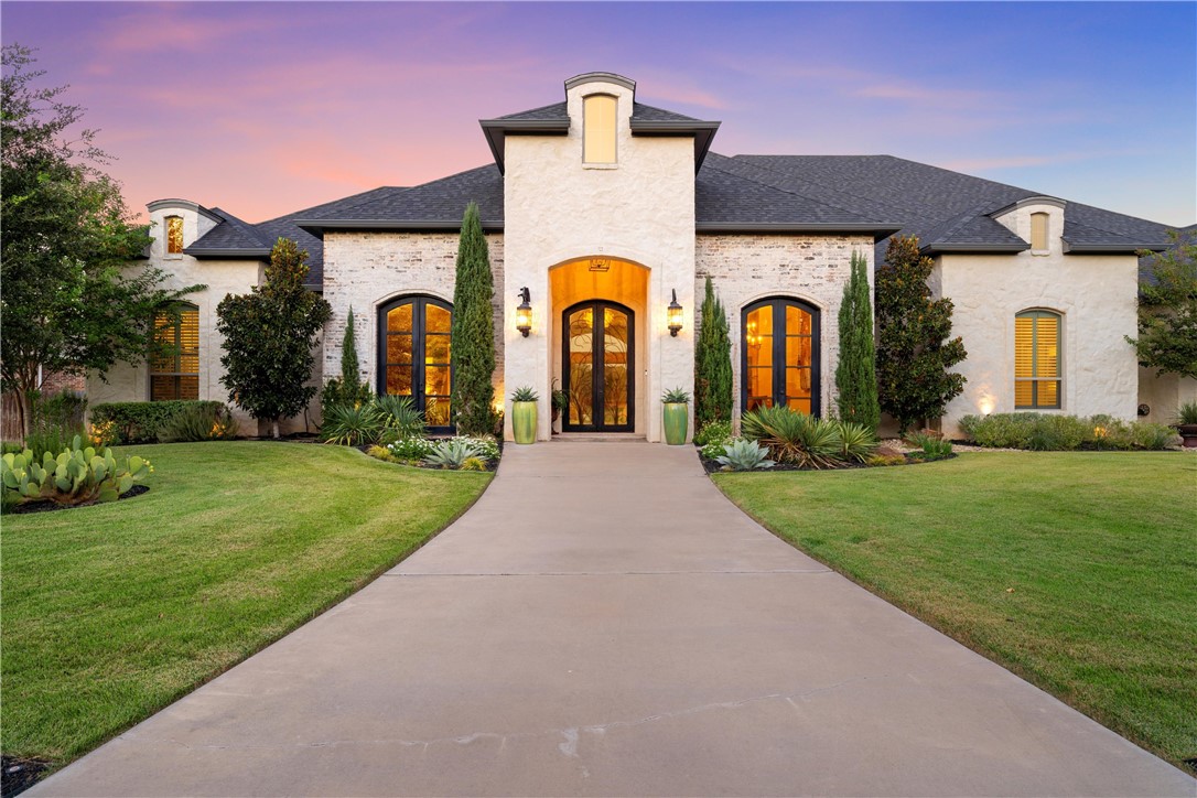 7050 Ledge Stone Drive, McGregor, Texas image 1