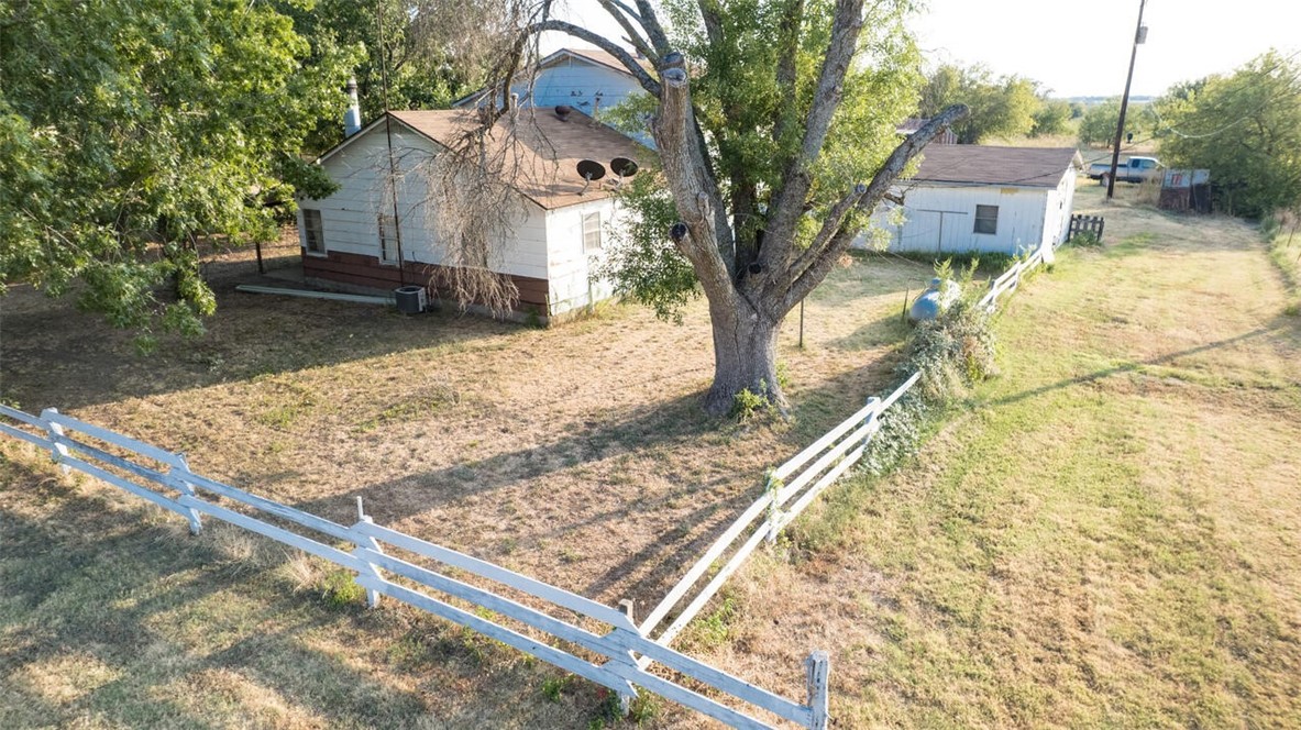 119 N Hcr 3276 Road, Mount Calm, Texas image 9