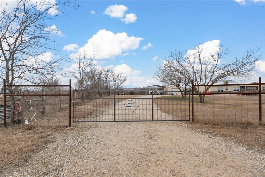 105 Cr 4025 Road, Lott, Texas image 34