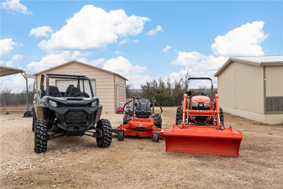 105 Cr 4025 Road, Lott, Texas image 33