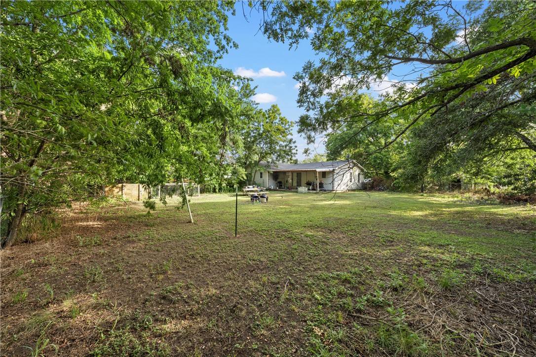 1215 W 9th Street, Clifton, Texas image 14