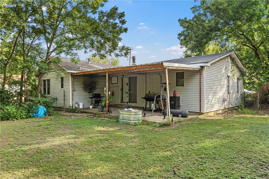 1215 W 9th Street, Clifton, Texas image 13