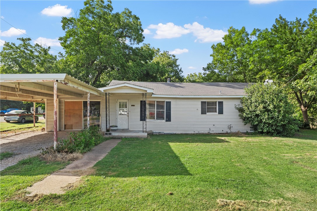 1215 W 9th Street, Clifton, Texas image 1