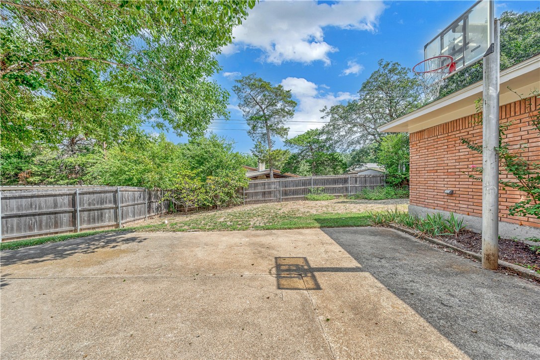 433 Whitehall Road, Woodway, Texas image 44