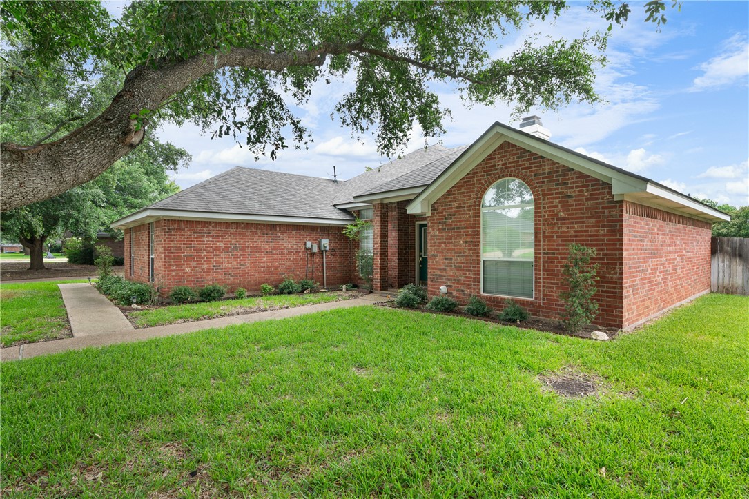 1417 Meadow Mountain Drive, Woodway, Texas image 4