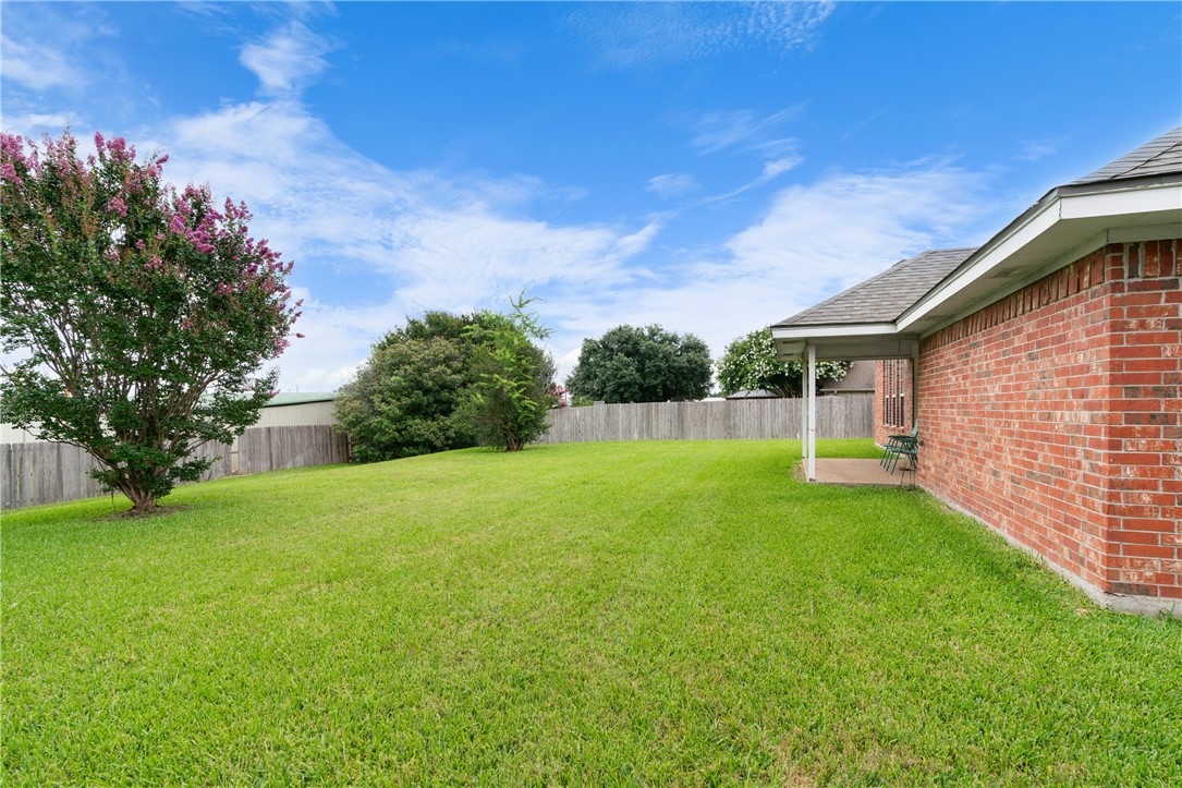 1417 Meadow Mountain Drive, Woodway, Texas image 37