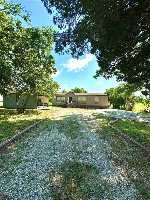 320 N Judge Hailey Drive, Lott, Texas image 2