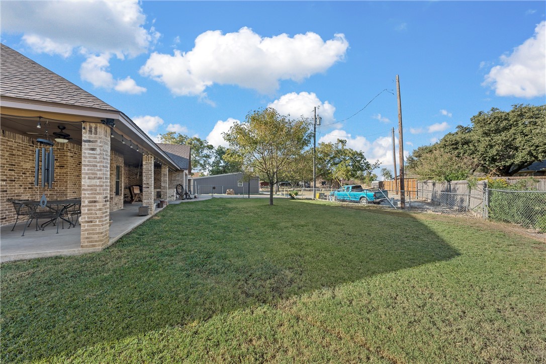 1515 N Davis Street, West, Texas image 33