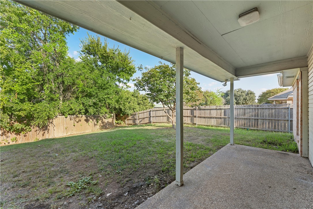 1413 Meadow Mountain Drive, Woodway, Texas image 32