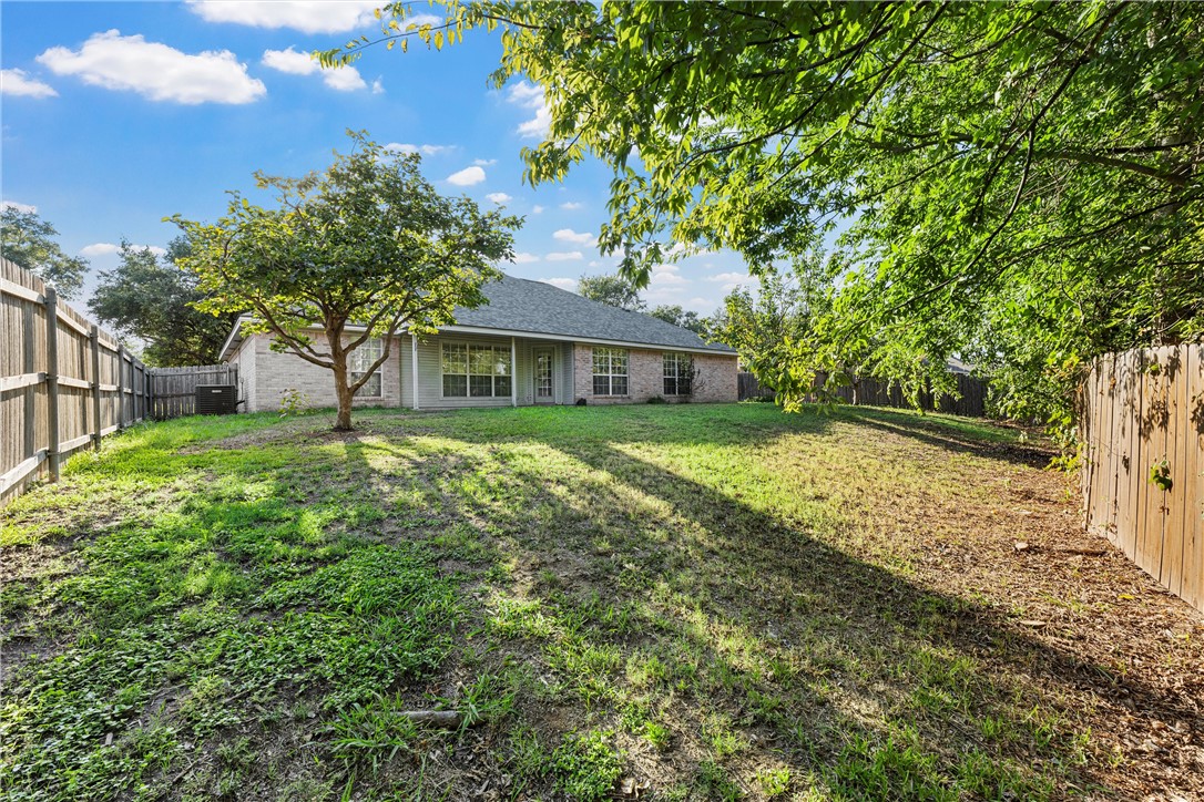 1413 Meadow Mountain Drive, Woodway, Texas image 34