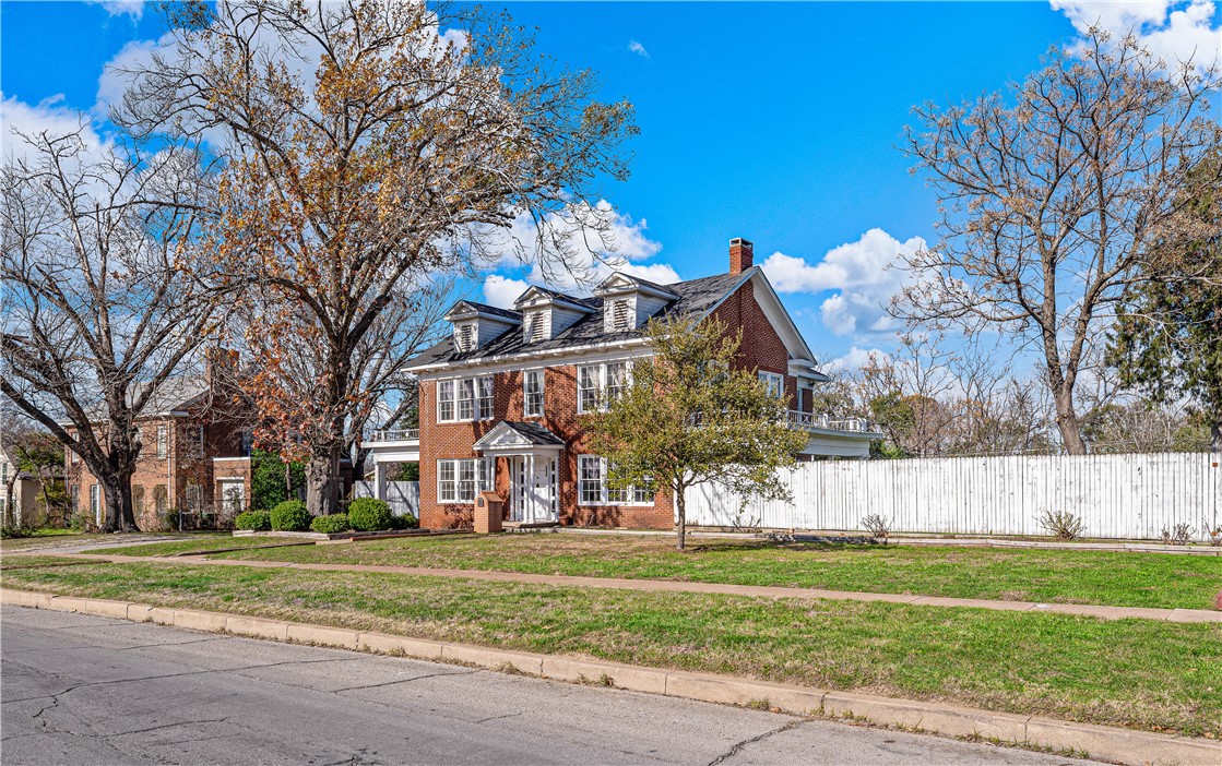 1811 Colcord Avenue, Waco, Texas image 19