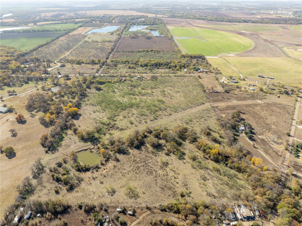 8604 W Lake Creek Road, Riesel, Texas image 4