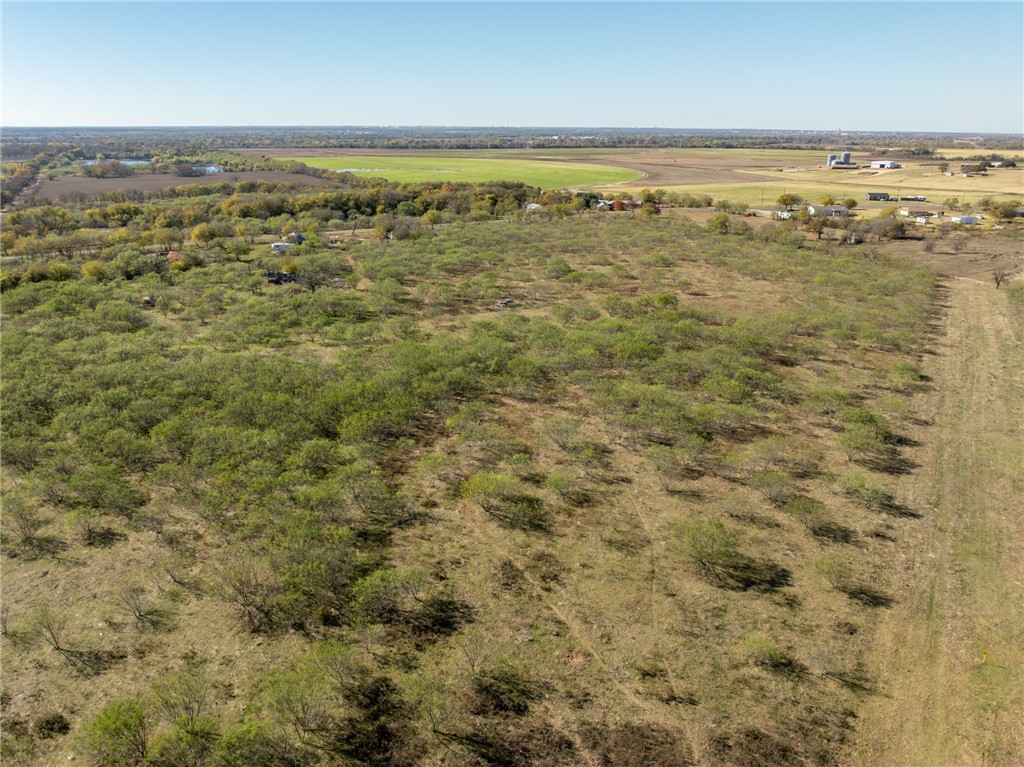 8604 W Lake Creek Road, Riesel, Texas image 16