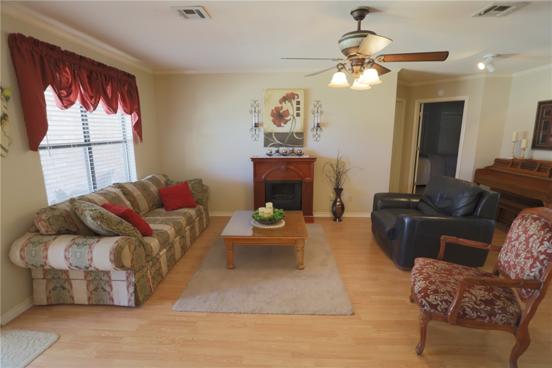 107 Rebecca Road, Moody, Texas image 2