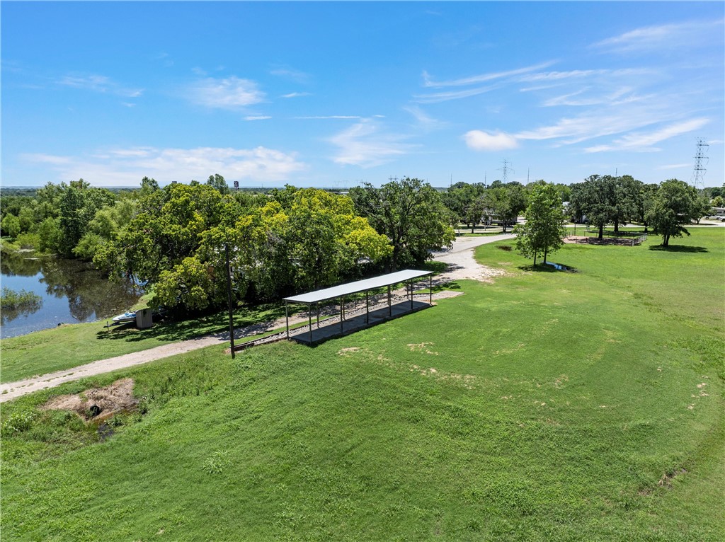 409 Oak Leaf Road, Elm Mott, Texas image 15