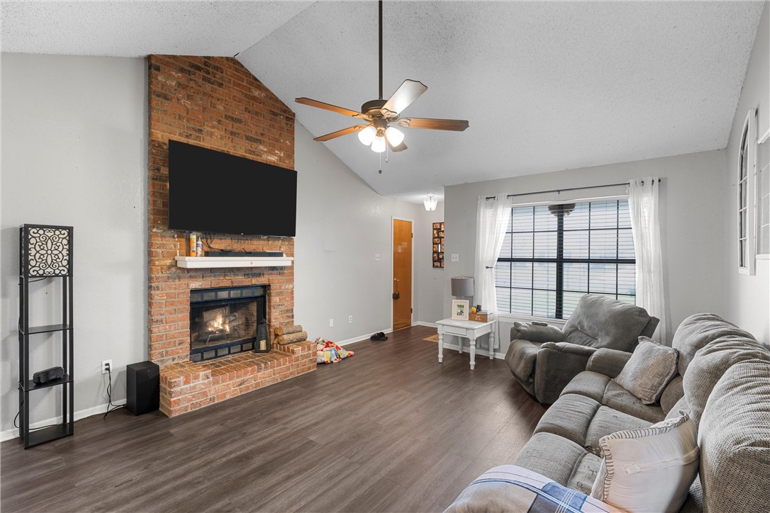 4009 Paradise Island Road, Waco, Texas image 3