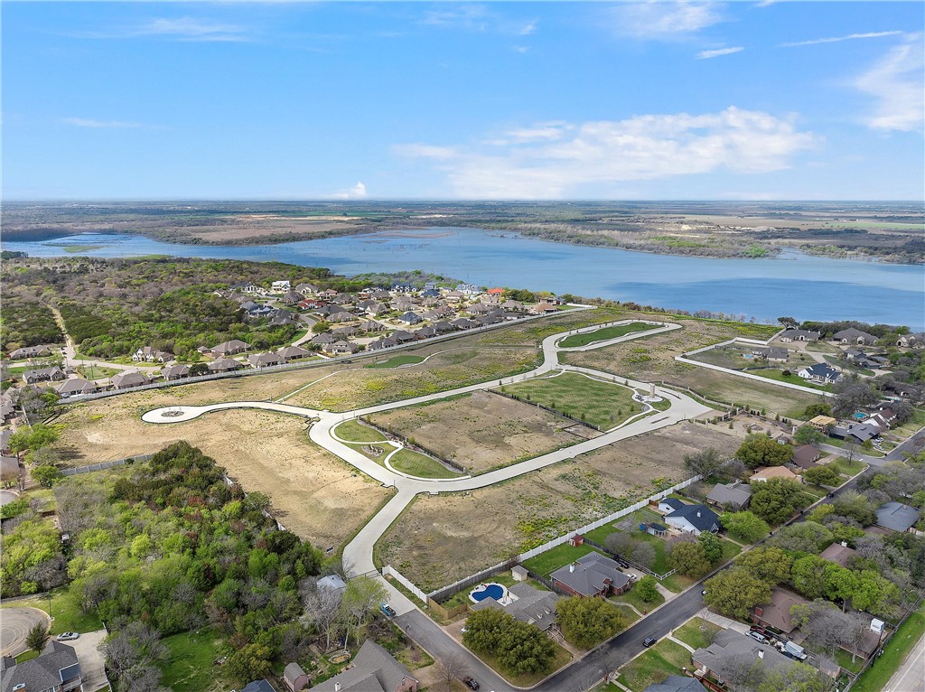 68 Pinehurst Drive, Woodway, Texas image 9