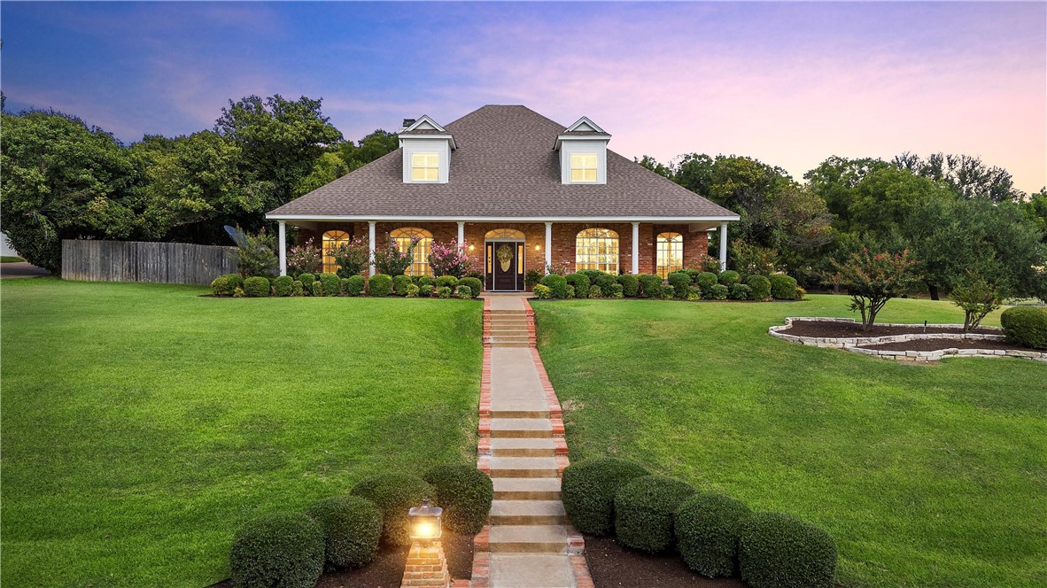 100 Westridge Lane, Woodway, Texas image 1