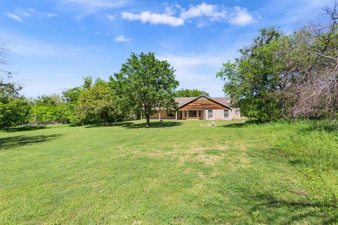 463 Twin Bends Road, Crawford, Texas image 35