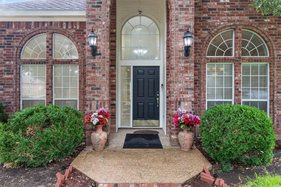 1216 Gunnison Drive, Woodway, Texas image 3