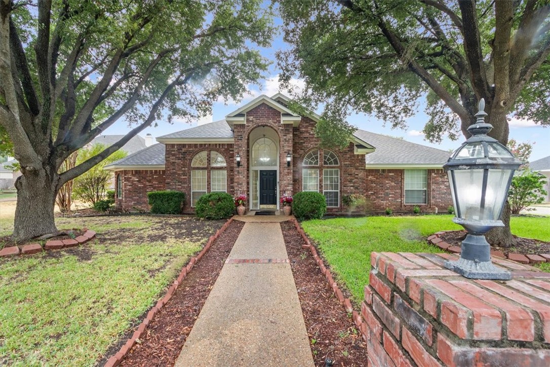 1216 Gunnison Drive, Woodway, Texas image 1