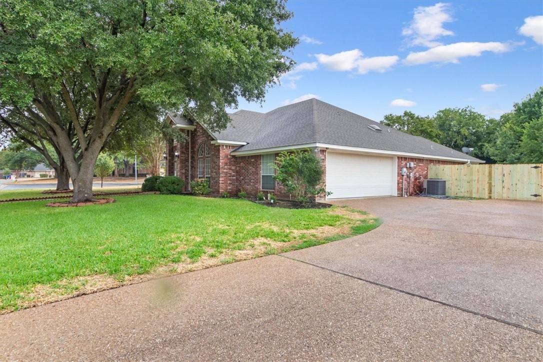 1216 Gunnison Drive, Woodway, Texas image 38