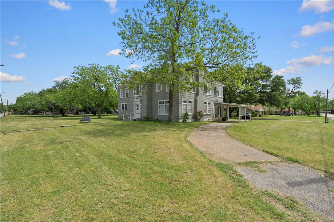 900 E Evergreen Street, Mexia, Texas image 2