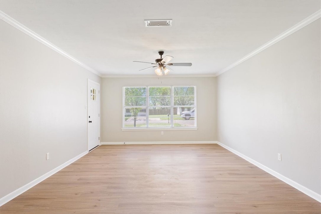 317 Catalina Drive, Woodway, Texas image 3