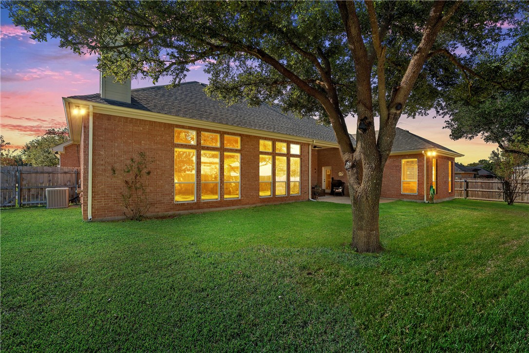 205 Ranchgate Trail, McGregor, Texas image 37