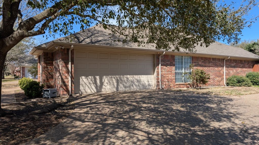 1231 Radisson Drive, Hewitt, Texas image 4