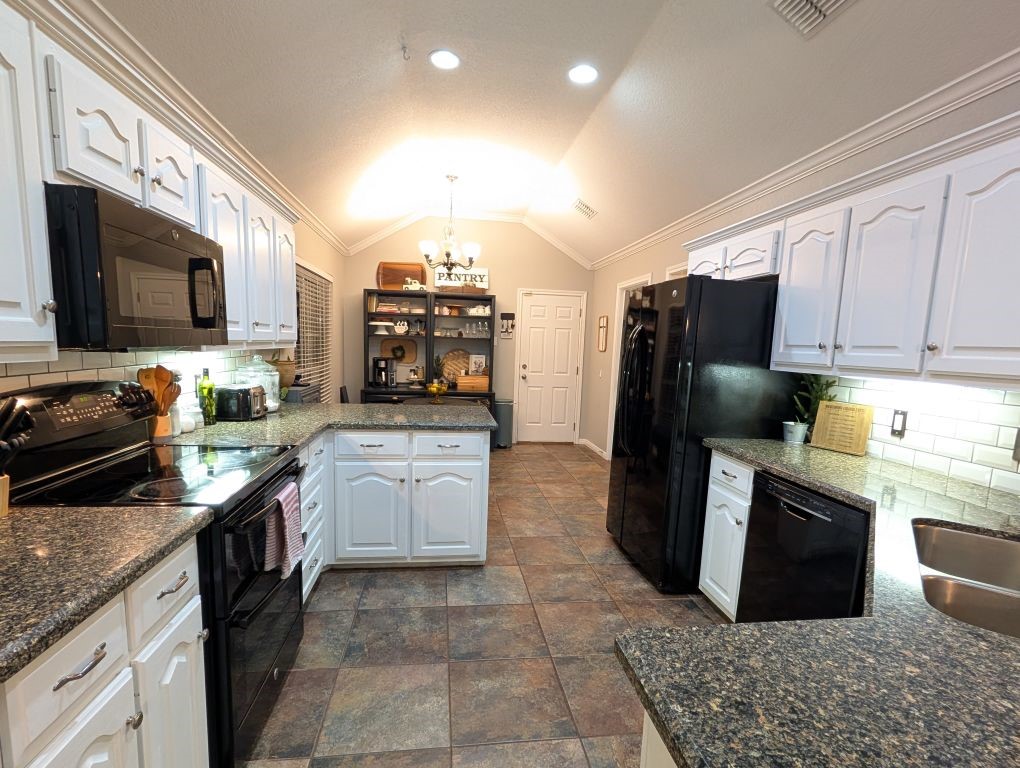 1231 Radisson Drive, Hewitt, Texas image 18