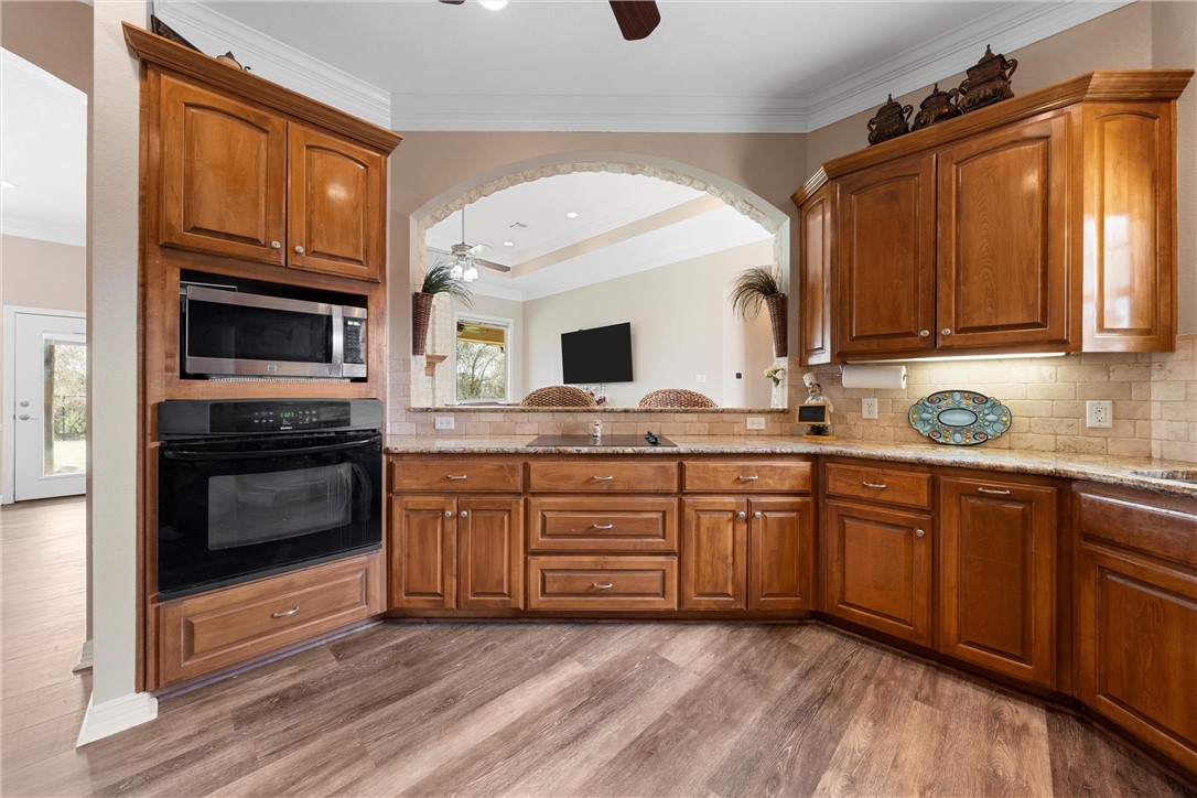 10513 T Bury Lane, Waco, Texas image 15