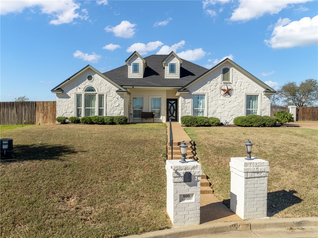 800 Navajo Trail, McGregor, Texas image 3