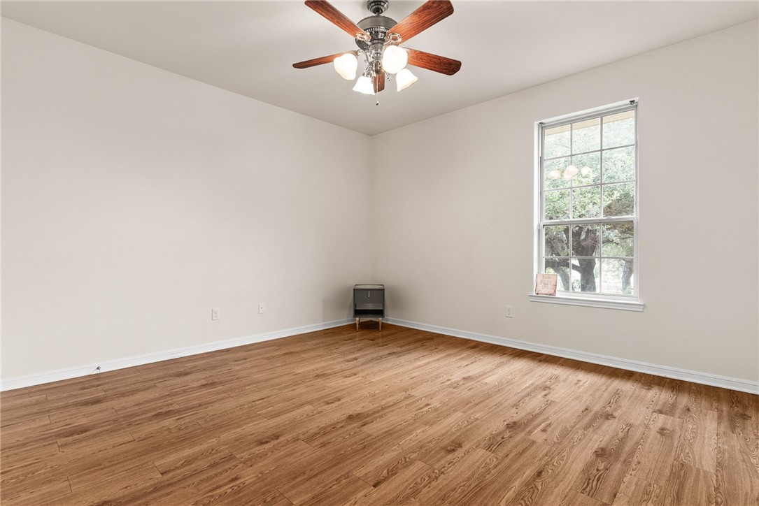 2800 Lomas Rodando Calzada, Kempner, Texas image 31