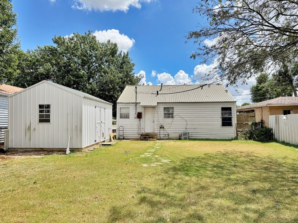 1505 W 10th Street, McGregor, Texas image 12