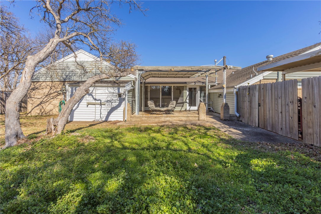 1208 Sleepy Hollow Road, Woodway, Texas image 25