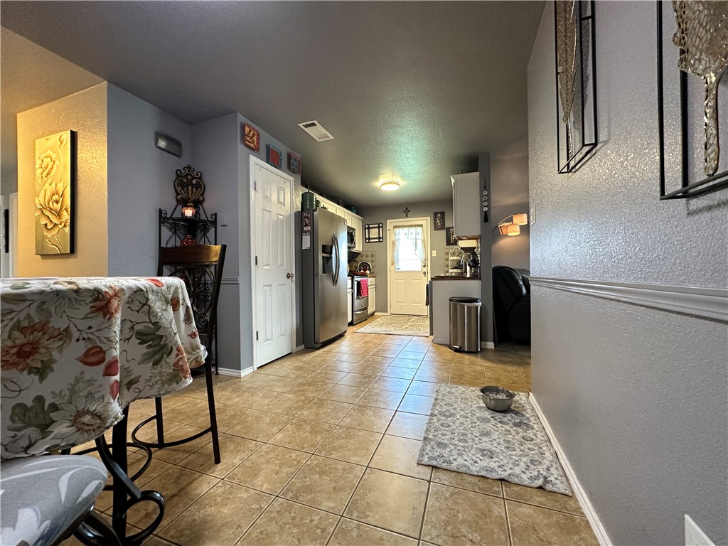 1004 Leah Drive, Troy, Texas image 6