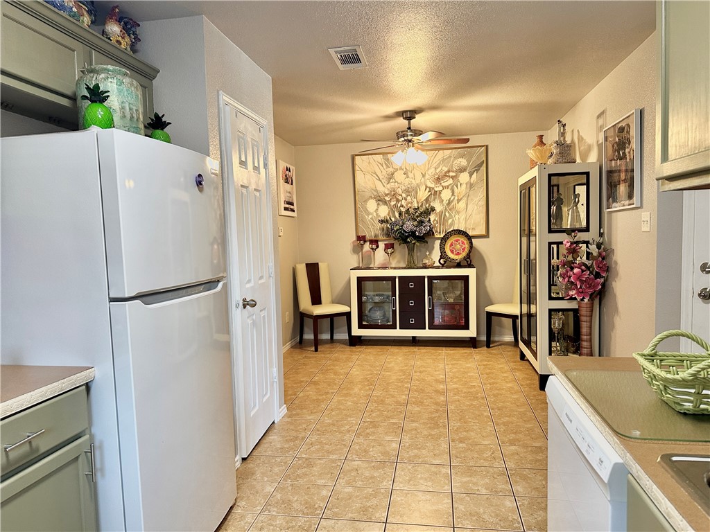 1004 Leah Drive, Troy, Texas image 24