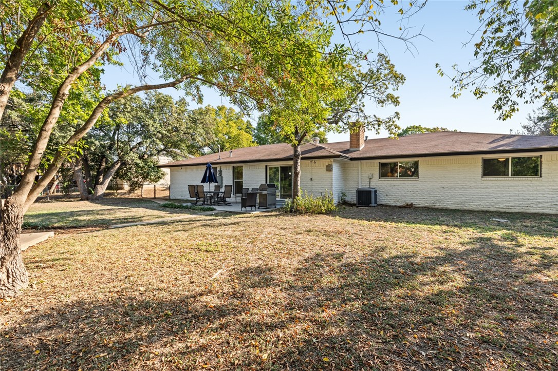 8725 Wren Drive, Woodway, Texas image 39