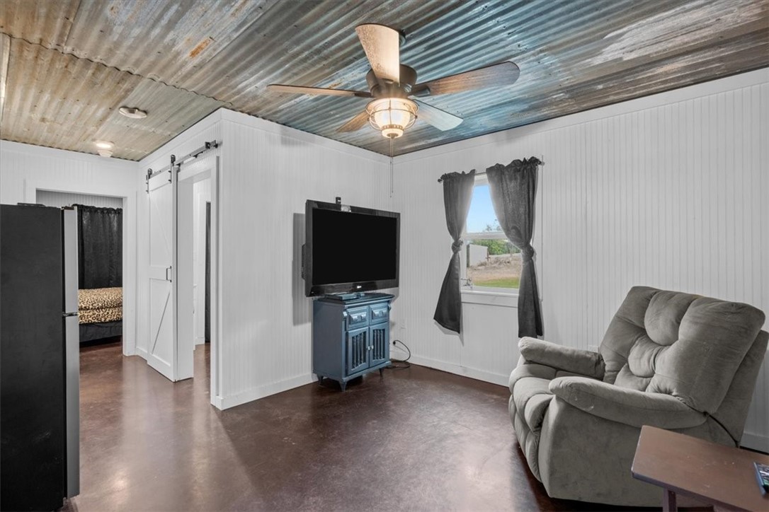 207 Quarter Horse Road, Whitney, Texas image 29