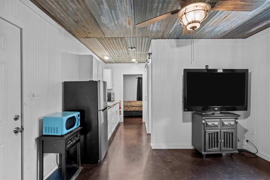 207 Quarter Horse Road, Whitney, Texas image 31